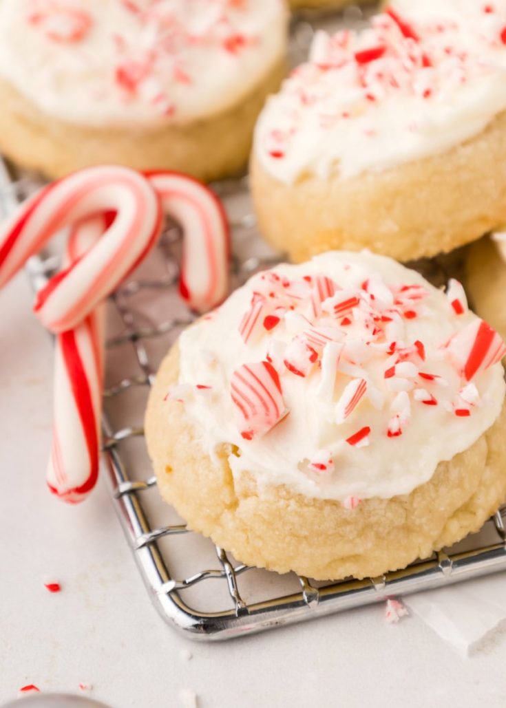 peppermint meltaways on a wire rack