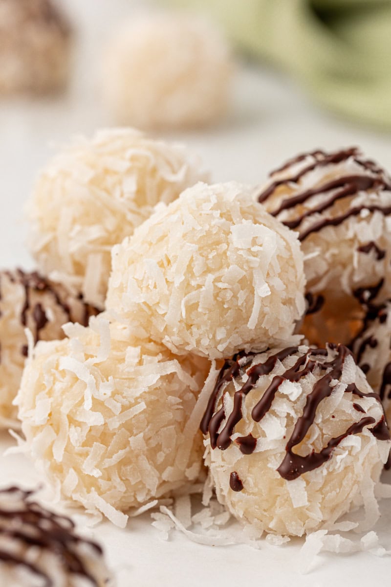 Coconut Snowballs – Easy No-Bake Holiday Treat