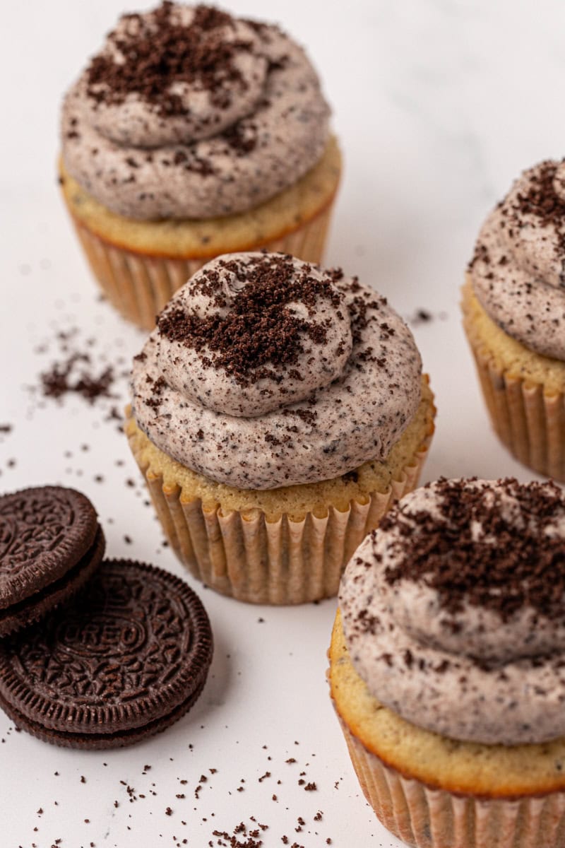 cookies and cream cupcakes topped with Oreo buttercream and cookie crumbs
