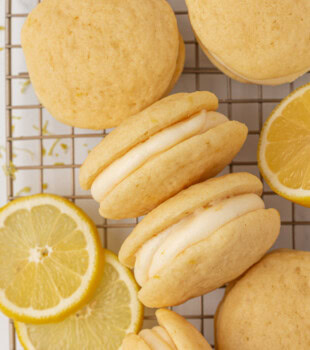 soft lemon whoopie pies with a creamy lemon filling